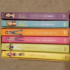 Pretty Little Liars Novel Series (6)
